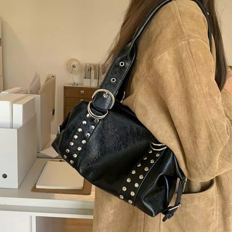 2026 Fashion rivet women Shoulder Bag PU leather Hot girl motorcycle bag bolsa feminina female Underarm