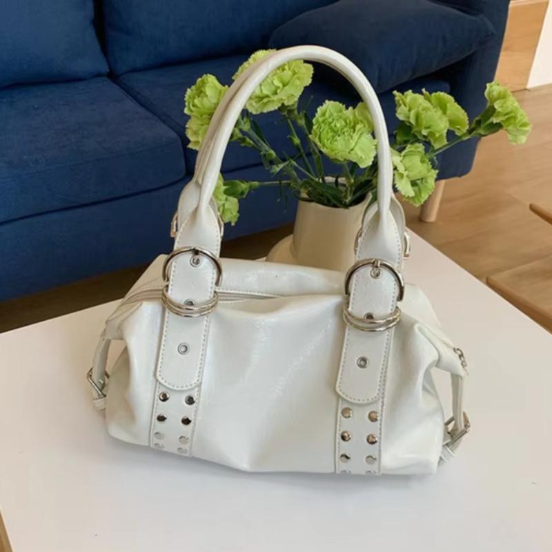 2026 Fashion rivet women Shoulder Bag PU leather Hot girl motorcycle bag bolsa feminina female Underarm
