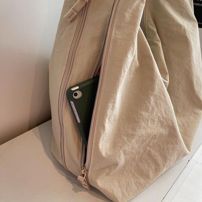 2026 Chic Solid Color Nylon Tote Bag with Multiple Zipper Pockets, Large Capacity Casual Shoulder Bag for