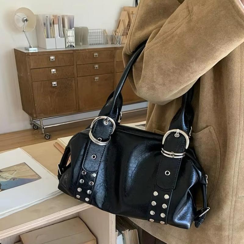 2026 Fashion rivet women Shoulder Bag PU leather Hot girl motorcycle bag bolsa feminina female Underarm
