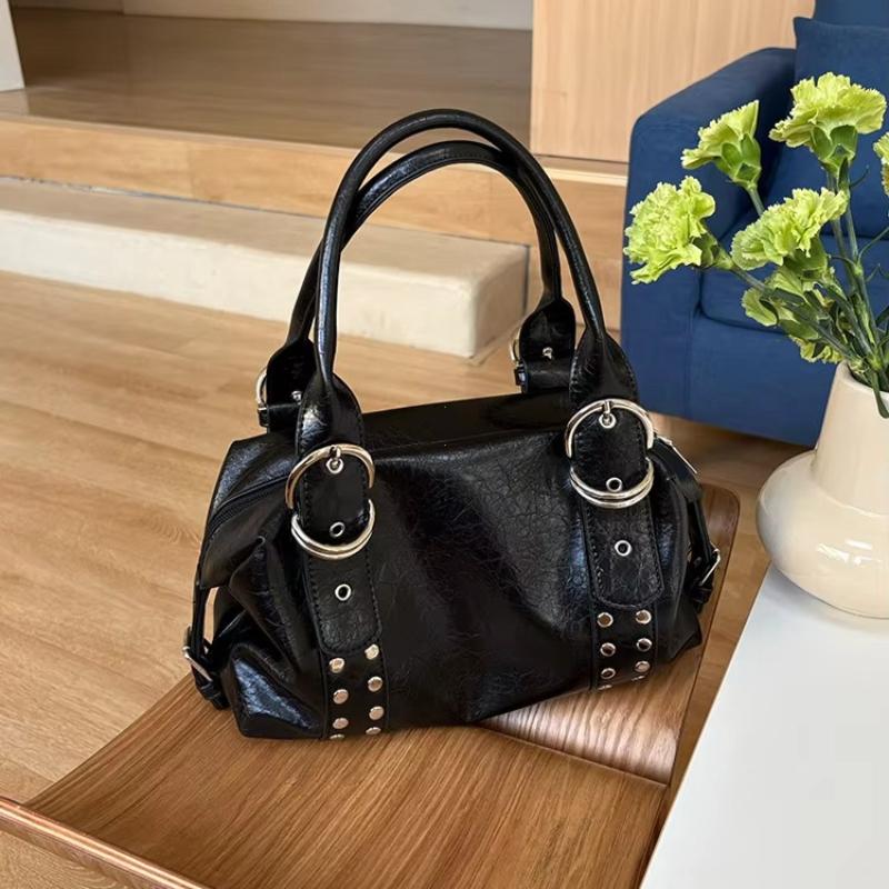 2026 Fashion rivet women Shoulder Bag PU leather Hot girl motorcycle bag bolsa feminina female Underarm