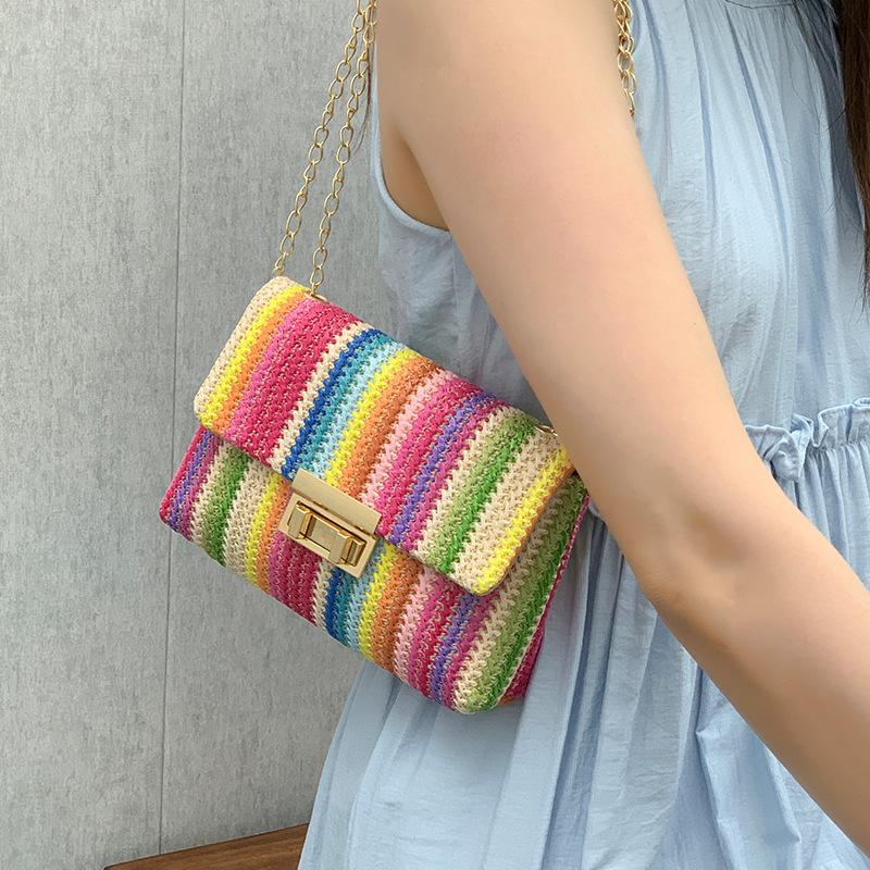 2026 2026 New Rainbow Stripe Straw Shoulder Crossbody Bag for Women Summer Beach Straw Bag with Chain